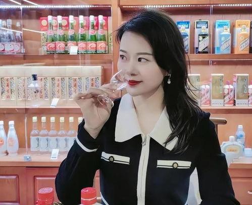 小芹菜爆料者视频播放,揭秘幕后真相  第1张